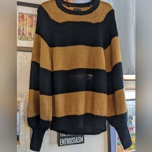 Who What Wear SZ Medium Gold and Black Striped Sweater Bishop Sleeves